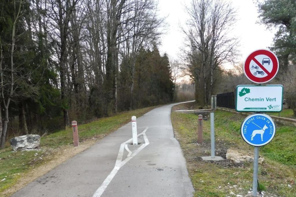 Appartamento Le Petit Cocon Montbozon Esterno foto